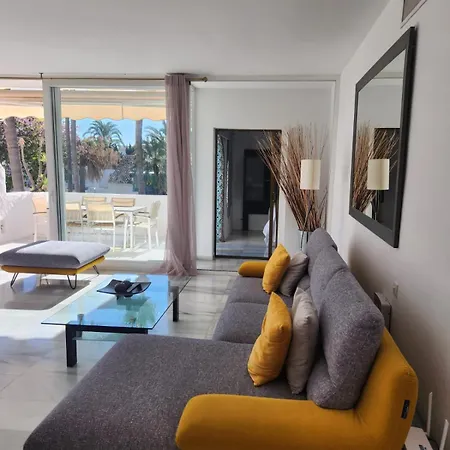 Laalcazaba Garden Apartment *